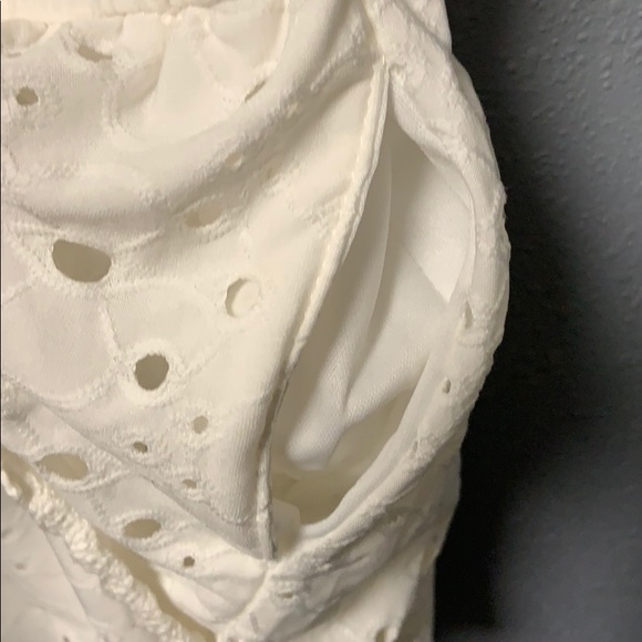 Girl’s Romper w/ Pockets - Picture 3 of 5